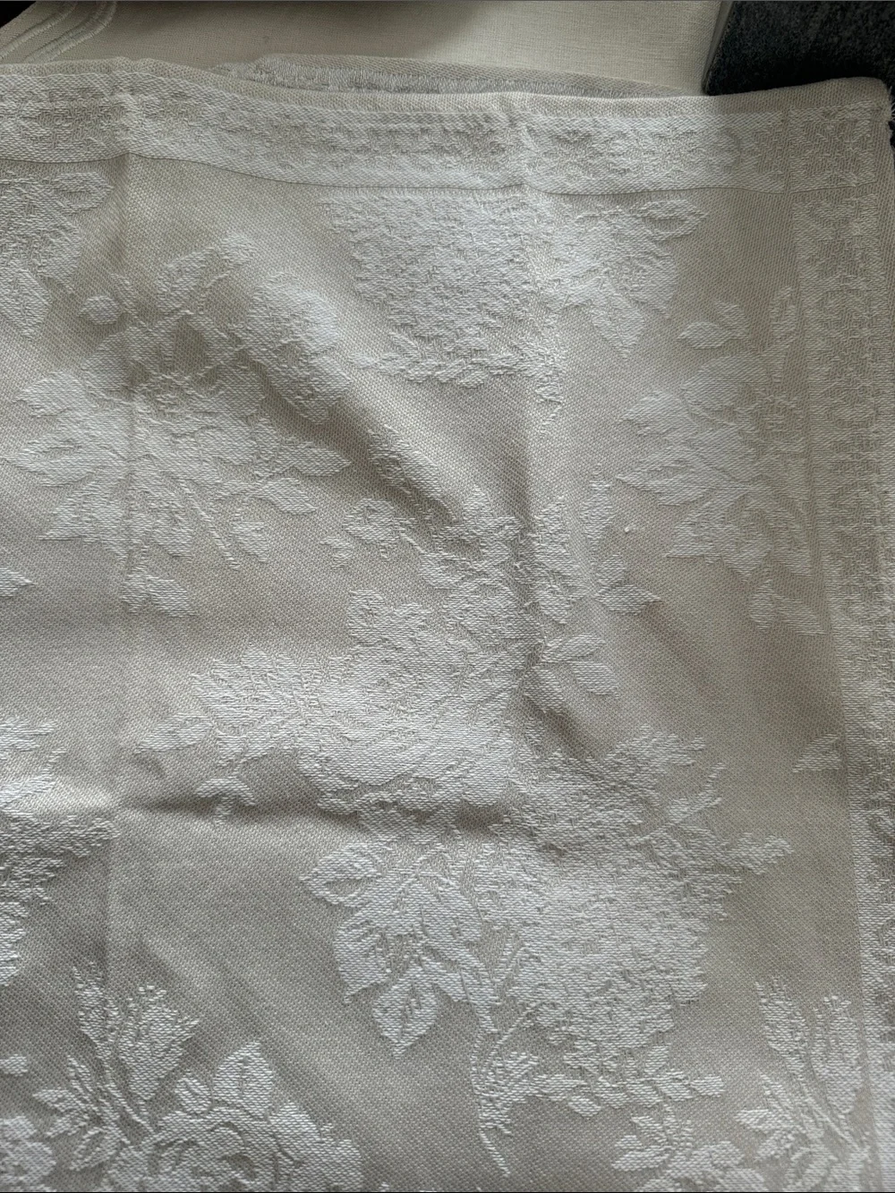 Biltmore ~ Tonal Jacquard Floral Napkins / set off 4 - 19”